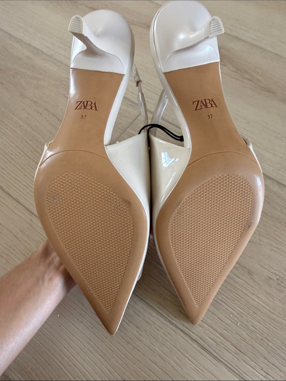 Zara Cream Patent Slingback Pointed Pumps with Decorative Front - Picture 3 of 5